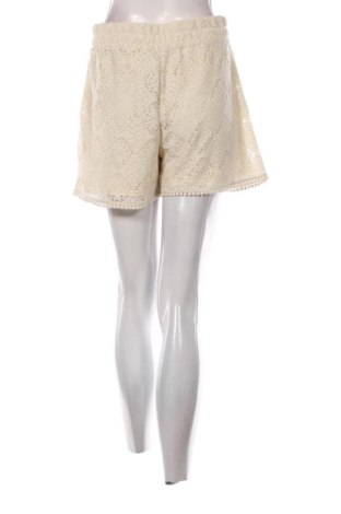 Γυναικείο κοντό παντελόνι Vero Moda, Μέγεθος M, Χρώμα Εκρού, Τιμή 28,99 €