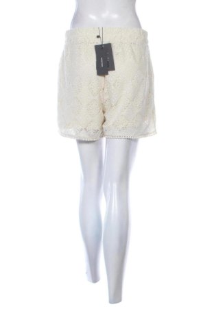 Damen Shorts Vero Moda, Größe M, Farbe Ecru, Preis € 30,99