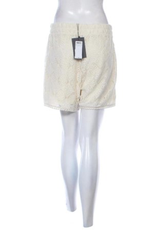 Γυναικείο κοντό παντελόνι Vero Moda, Μέγεθος L, Χρώμα Εκρού, Τιμή 28,99 €