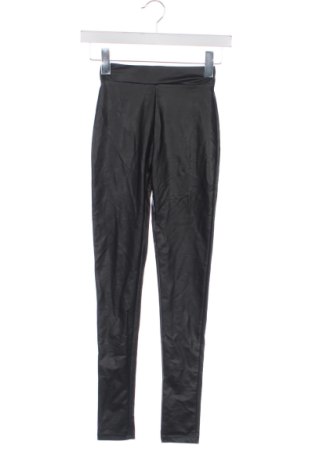 Дамски клин Pull&Bear, Размер XXS, Цвят Черен, Цена 10,00 €