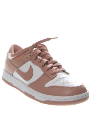 Дамски обувки Nike, Размер 40, Цвят Многоцветен, Цена 104,81 €