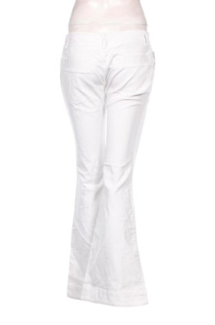 Γυναικείο παντελόνι PNK casual, Μέγεθος L, Χρώμα Λευκό, Τιμή 87,47 €