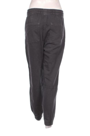 Дамски панталон Pull&Bear, Размер S, Цвят Сив, Цена 15,00 €