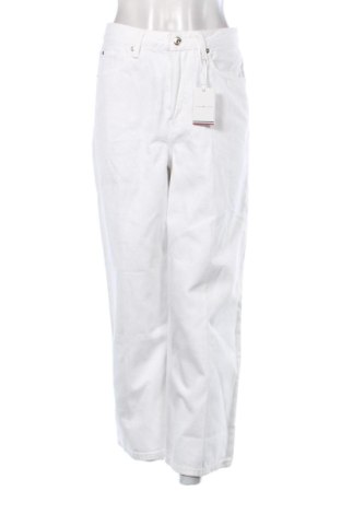 Pantaloni de femei Tommy Hilfiger, Mărime M, Culoare Alb, Preț 634,99 Lei