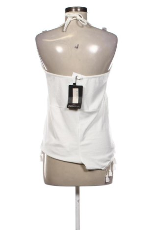 Top de femei Pretty Little Thing, Mărime XS, Culoare Alb, Preț 125,12 Lei