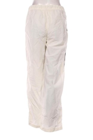 Дамско спортно долнище Pull&Bear, Размер XL, Цвят Бял, Цена 14,74 €