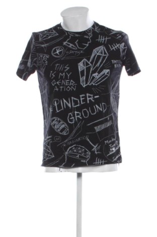 Pánské tričko  Bershka, Velikost S, Barva Vícebarevné, Cena  283,00 Kč