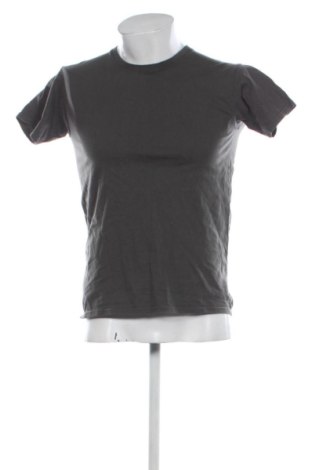 Pánské tričko  Fruit Of The Loom, Velikost S, Barva Šedá, Cena  275,00 Kč