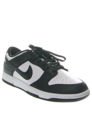 Férfi cipők
 Nike, Méret 43, Szín Sokszínű, Ár 51 919 Ft