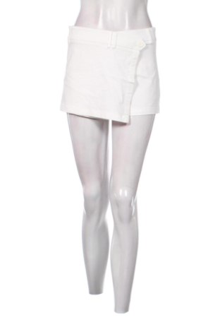 Пола - панталон Cropp, Размер M, Цвят Бял, Цена 20,91 €