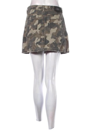 Пола Stradivarius, Размер M, Цвят Многоцветен, Цена 15,00 €