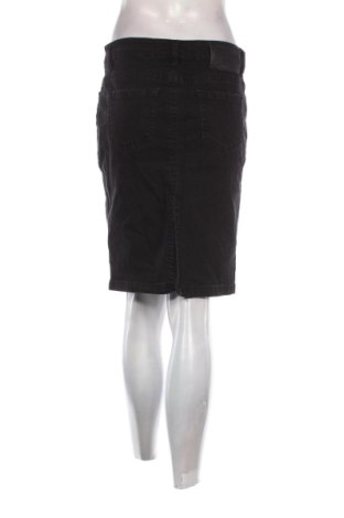 Пола Zara, Размер M, Цвят Черен, Цена 14,00 €