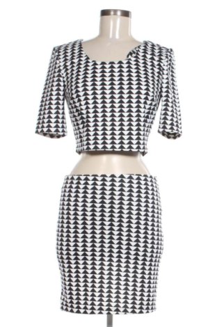 Sukienka Amisu, Rozmiar M, Kolor Kolorowy, Cena 107,17 zł