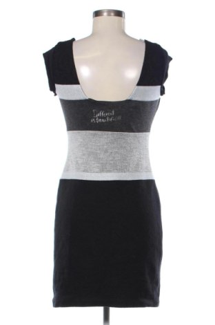 Šaty  Different, Velikost M, Barva Vícebarevné, Cena  639,00 Kč