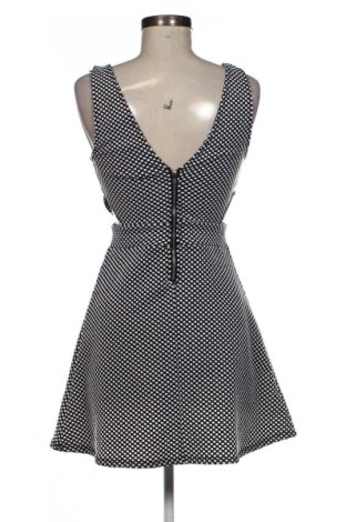 Рокля H&M Divided, Размер S, Цвят Многоцветен, Цена 20,45 €