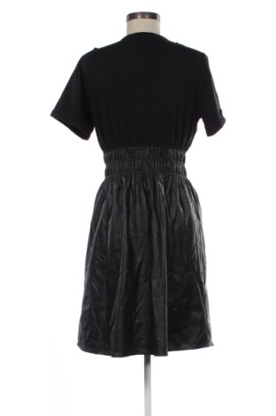 Ruha Liu Jo, Méret M, Szín Fekete, Ár 25 289 Ft