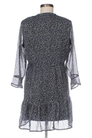 Рокля Pigalle by ONLY, Размер M, Цвят Многоцветен, Цена 65,57 €