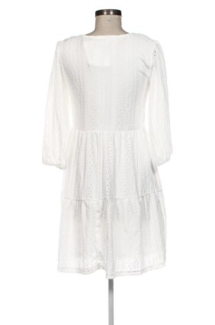 Рокля Sinsay, Размер M, Цвят Бял, Цена 32,00 €
