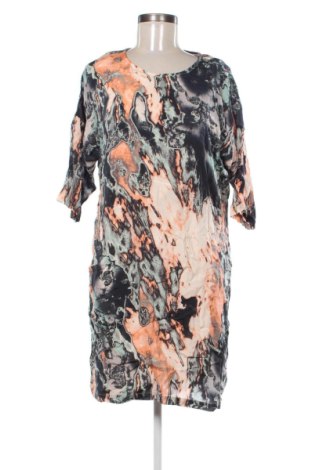 Šaty  Soaked In Luxury, Velikost L, Barva Vícebarevné, Cena  745,00 Kč