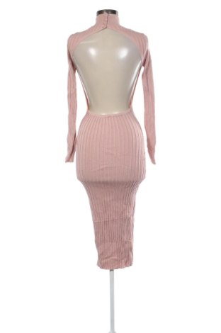 Sukienka Whyte Valentyne, Rozmiar M, Kolor Różowy, Cena 129,99 zł