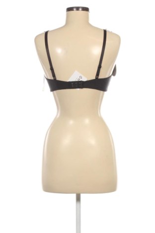 Podprsenka Triumph, Velikost M, Barva Černá, Cena  1 429,00 Kč