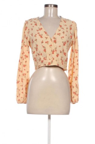 Damen Shirt Reserved, Größe M, Farbe Mehrfarbig, Preis 1,99 €