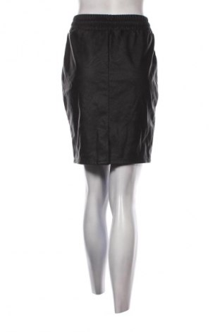 Кожена пола Unbranded, Размер S, Цвят Черен, Цена 2,04 €