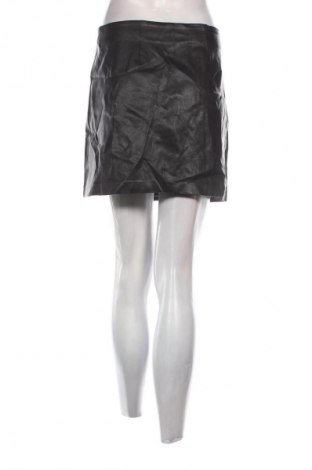 Кожена пола Pimkie, Размер S, Цвят Черен, Цена 2,04 €