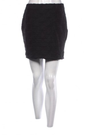 Пола Unbranded, Размер M, Цвят Черен, Цена 2,04 €