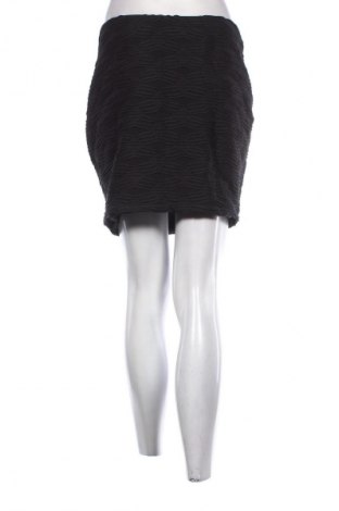 Пола Unbranded, Размер M, Цвят Черен, Цена 2,04 €