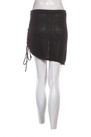 Пола Unbranded, Размер S, Цвят Черен, Цена 2,04 €