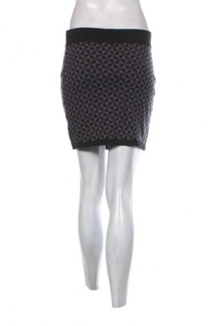 Пола Amisu, Размер L, Цвят Многоцветен, Цена 2,04 €