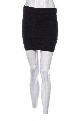 Пола Amisu, Размер S, Цвят Черен, Цена 2,55 €