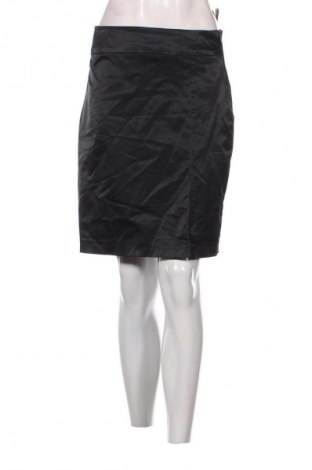 Пола Clockhouse, Размер M, Цвят Черен, Цена 1,02 €