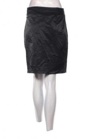 Пола Clockhouse, Размер M, Цвят Черен, Цена 1,02 €