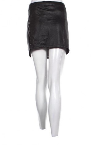 Пола Clockhouse, Размер XL, Цвят Черен, Цена 2,04 €