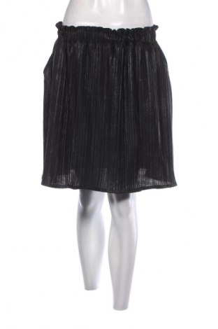 Пола Collection, Размер M, Цвят Черен, Цена 2,04 €