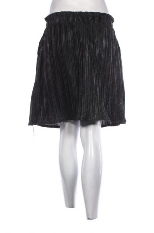 Пола Collection, Размер M, Цвят Черен, Цена 2,04 €