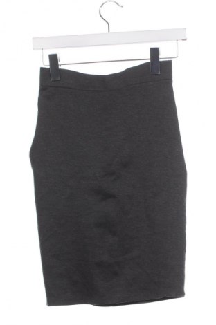 Пола Defacto, Размер XS, Цвят Сив, Цена 2,04 €