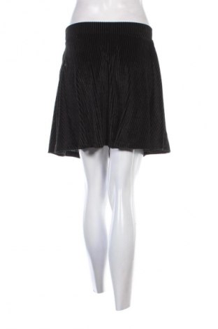 Пола Fb Sister, Размер M, Цвят Черен, Цена 2,04 €