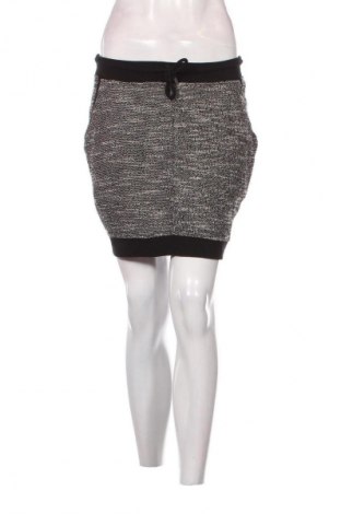 Пола Fb Sister, Размер M, Цвят Многоцветен, Цена 2,04 €