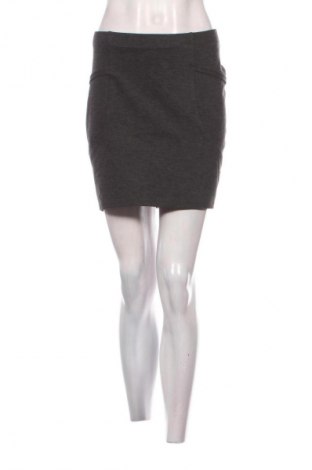 Fustă Gina, Mărime L, Culoare Gri, Preț 5,99 Lei