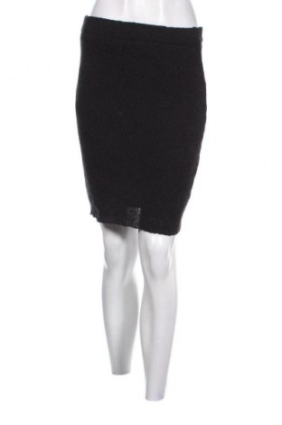 Пола Guts & Gusto, Размер M, Цвят Черен, Цена 2,04 €