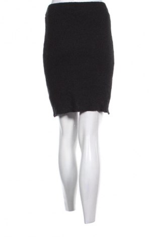 Пола Guts & Gusto, Размер M, Цвят Черен, Цена 2,04 €