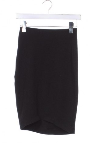 Пола H&M, Размер XS, Цвят Черен, Цена 2,04 €