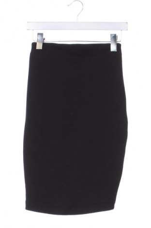 Пола H&M, Размер XS, Цвят Черен, Цена 2,04 €