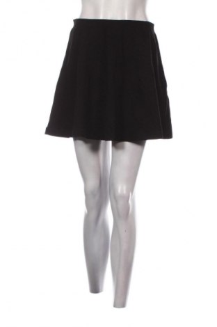 Пола H&M, Размер S, Цвят Черен, Цена 2,04 €