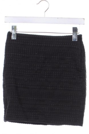 Пола H&M, Размер XS, Цвят Многоцветен, Цена 2,04 €