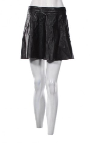 Пола H&M Divided, Размер M, Цвят Черен, Цена 2,04 €