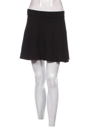 Пола H&M Divided, Размер S, Цвят Черен, Цена 2,04 €